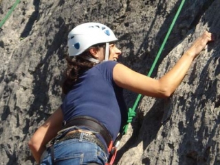  Climbing mother 